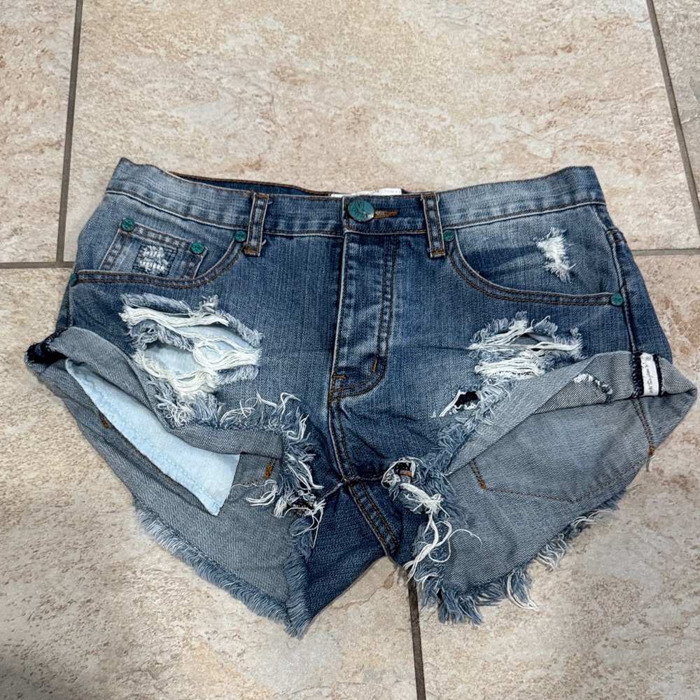 One Teaspoon Distressed Denim Shorts Size 25 - Picture 8 of 8